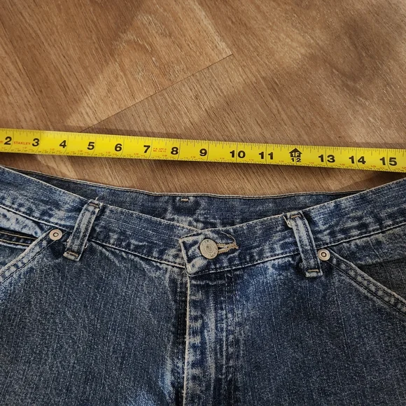 Wrangler Men's Relaxed Jeans in Blue - Picture 10 of 13